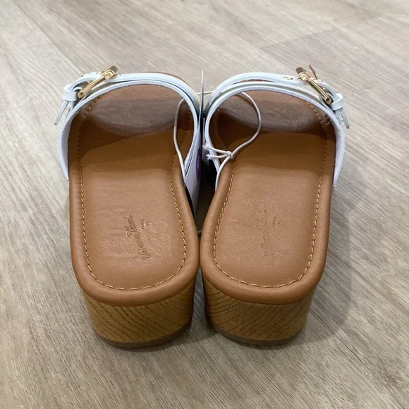 NEW Women’s Universal Thread Kora Sandals - Picture 3 of 3